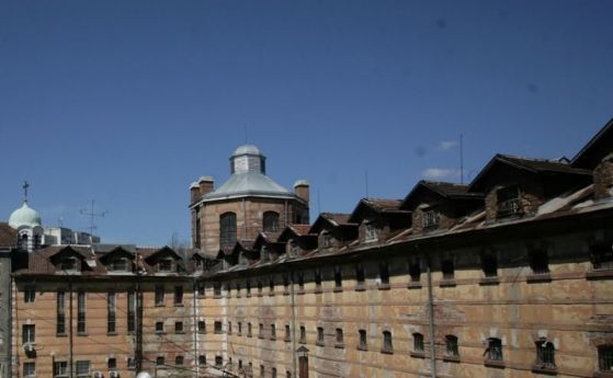 Надзиратели: Само кораб не може да се вкара в затвора