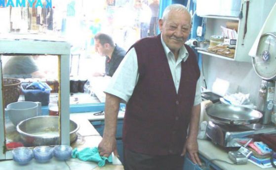 Почина известният български каймакчия на Истанбул Пандо Шестаков