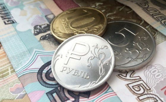 Рублата се срина спрямо долар и евро