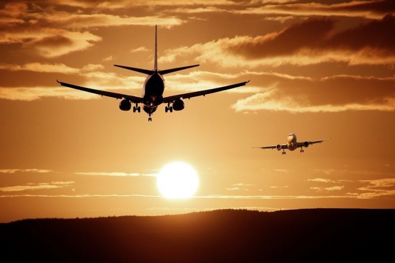 Водещи авиокомпании променят маршрути на свои полети, след като европейската