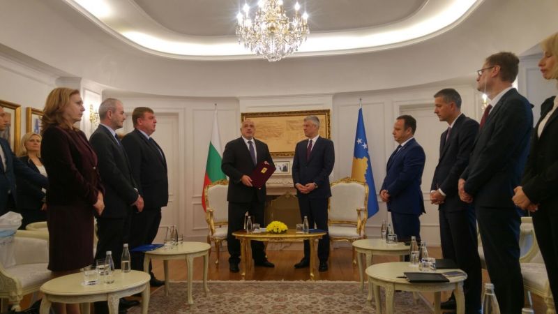 Президентът на Косово Хашим Тачи удостои министър-председателя Бойко Борисов с