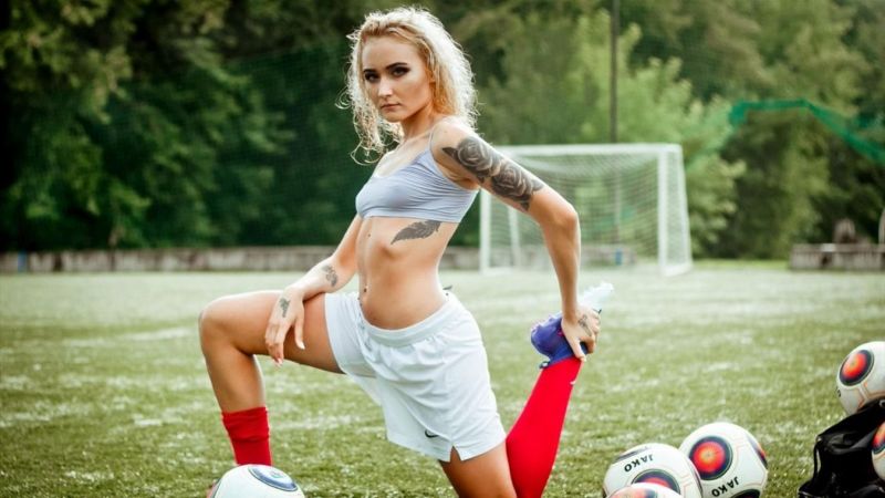 Момичетата от женския футболен отбор Енисей обещаха на феновете си