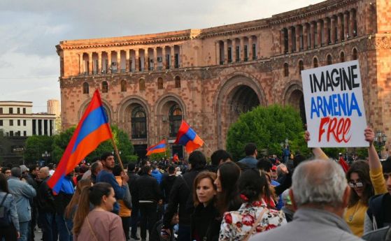  Протестът в Ереван съумя - министър председателят на Армения Серж Саркисян връчи оставка 