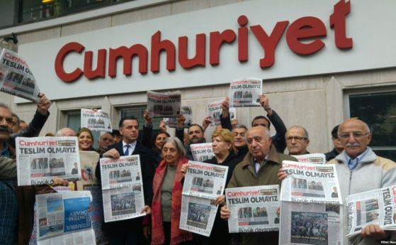 Турски съд осъди на затвор от 2 5 до над 8