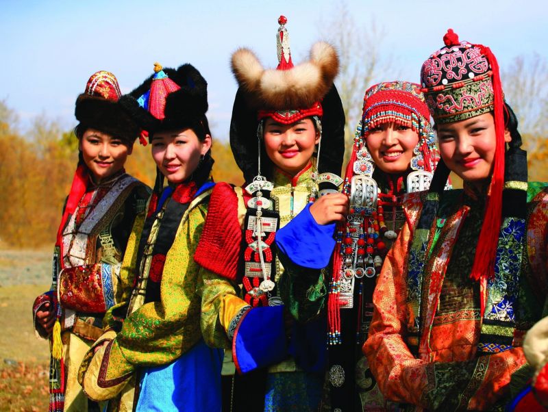 Монголската мода през вековете, националната палестинска танцова група, пакистанско съвременно