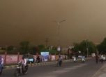Свирепа пясъчна буря уби 97 души в Индия