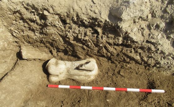  Археолози откриха торс на провидение в Хераклея Синтика 