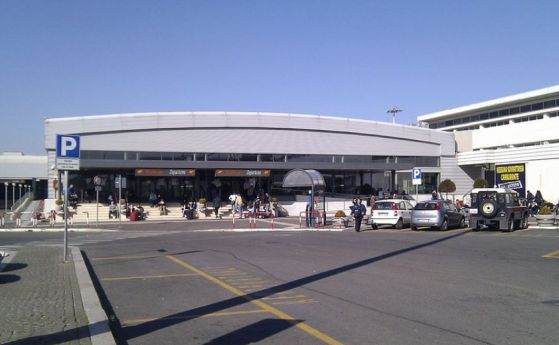 Външно: Дипломати помагат на сънародниците на летище Чампино в Рим