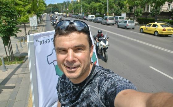Човекът - паяк предложи сам да плати издирването с хеликоптер на Боян Петров