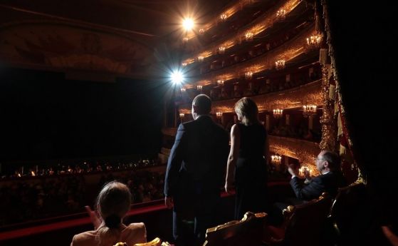 Семейство Радеви на опера в Болшой театър (галерия)