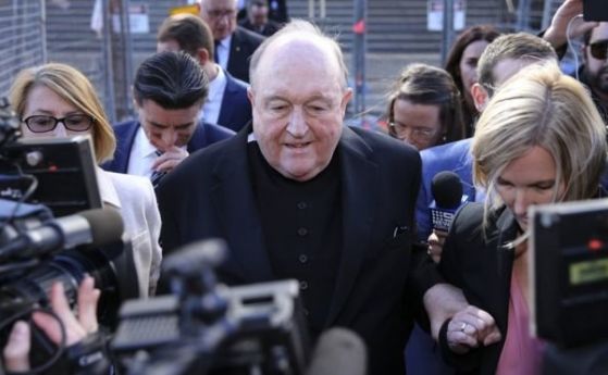 Осъдиха католически архиепископ, прикривал свещеник педофил и насилник