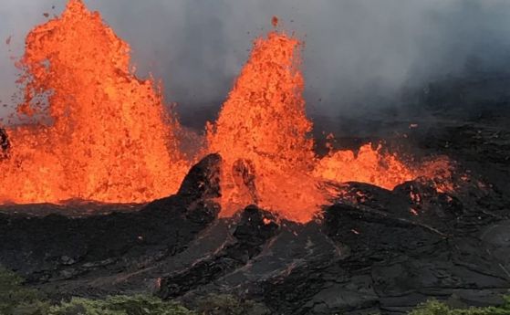 Лава от изригналия вулкан Килауеа приближава електроцентрала в Хаваи
