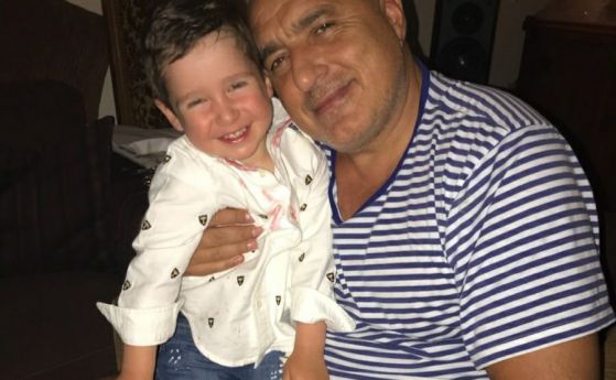Борисов поздрави децата за 1 юни със снимка на внука си