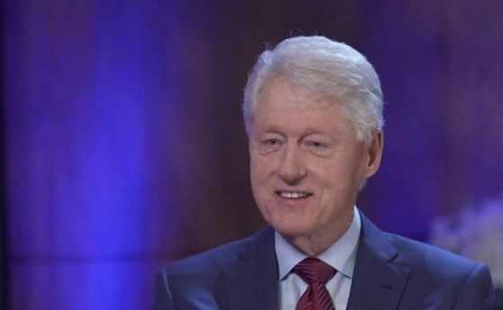 Бил Клинтън пише политически трилър за живота си в Белия дом