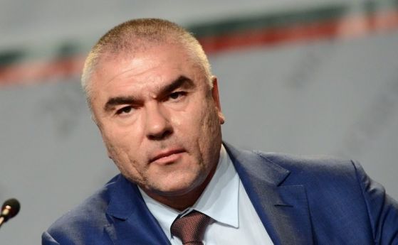 "Воля" иска оставката на Каракачанов заради разходите за въоръжаване