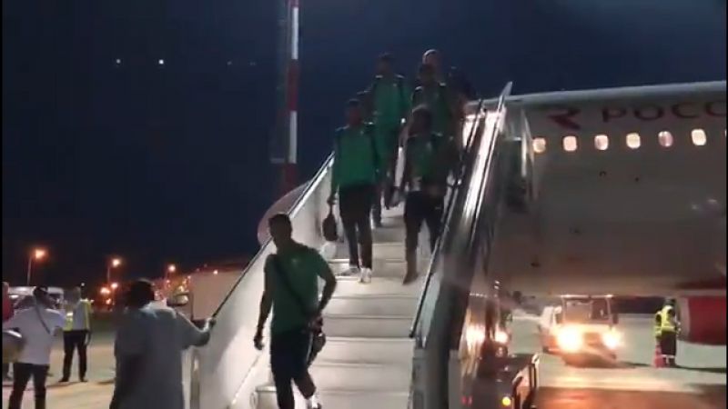Самолетът, превозващ играчите от националния отбор на Саудитска Арабия, се
