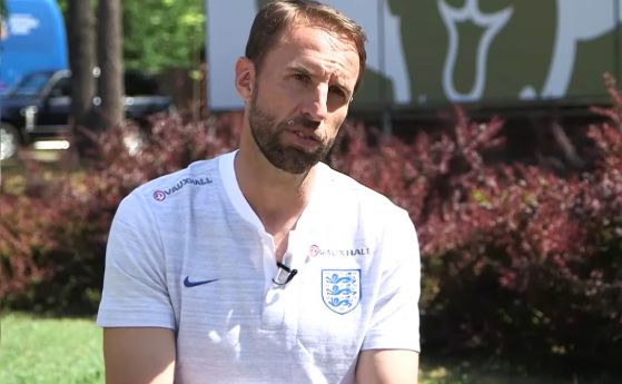 Селекционерът на английския национален отбор Гарет Саутгейт е контузил рамото си