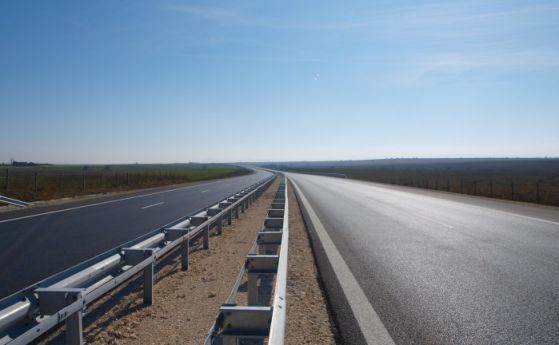 Македония вече строи магистралата към границата с България
