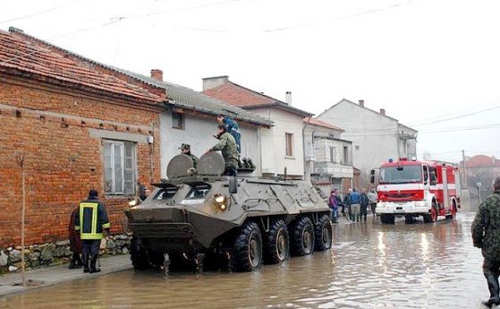 Военни се включиха в спасителните акции в Смолян