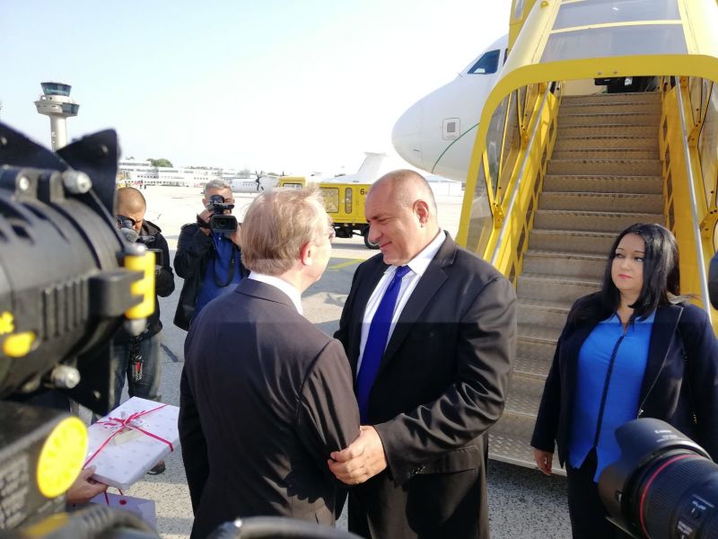 Министър-председателят Бойко Борисов пристигна в Австрия. Там той символично ще