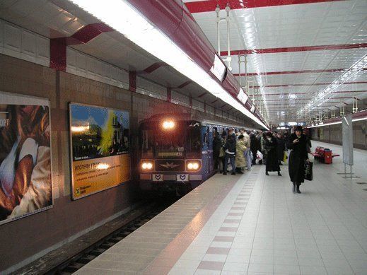 Поради изоставен багаж временно са затворени за пътници метростанции Сердика