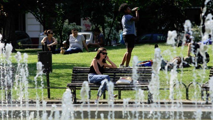 Топло и слънчево, с летни температури, ще е времето в