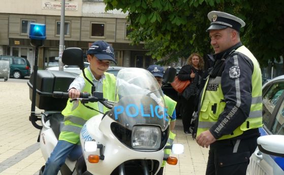 МВР празнува 139 ти рожден ден полицията чества професионалния си празник    Тържествената