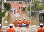 Рекордните наводнения в Япония отнеха живота на най-малко 100 души