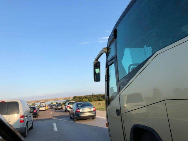 Километрично задръстване се е образувало на магистрала Тракия заради катастрофа. 
Задръстването
