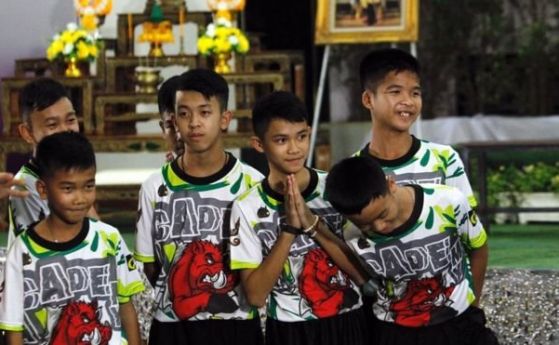 'Това е чудо': Първи думи на спасените деца от пещерата в Тайланд