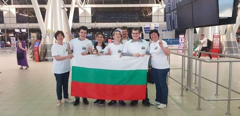 Всички участници в българския отбор на Международната олимпиада по биология