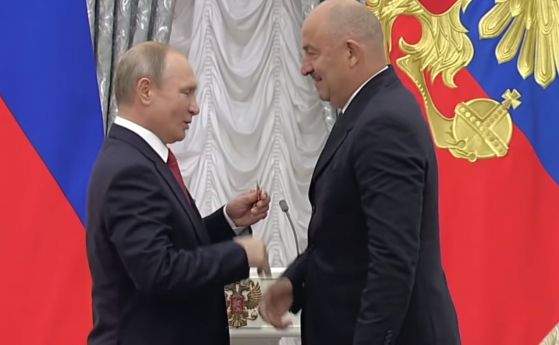 Владимир Путин награди руския национален отбор с орден "Александър Невски"