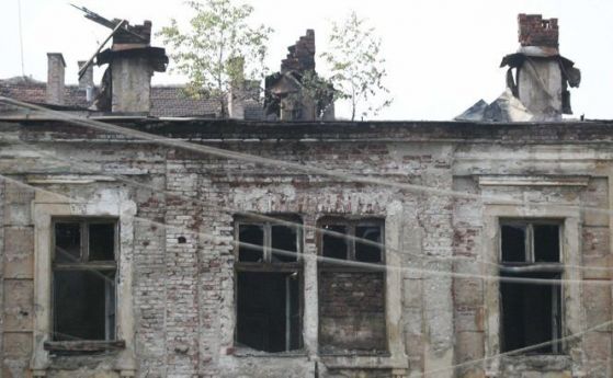 МВР обеща да възстанови Царските конюшни след пожара
