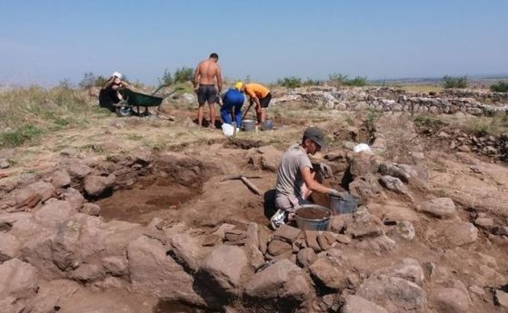 Археолози откриха параклис в подножието на връх Драгойна 
