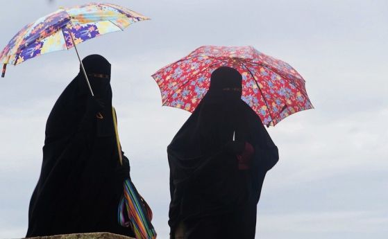 Първа глоба в Дания за жена, която крие лицето си с ислямско було