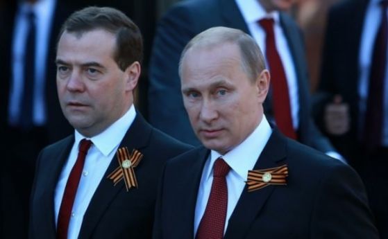 Управляващите в Русия няма да слагат плакати с Путин и Медведев за местните избори