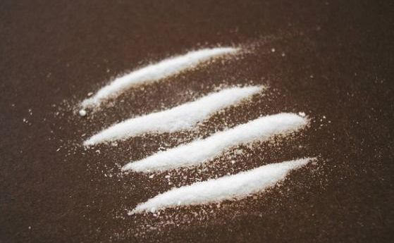 Извадиха 8 капсули с кокаин от стомаха на арестуван дилър