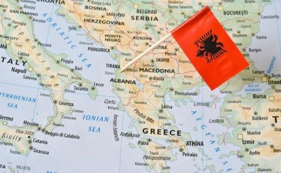 Две силни земетресения нанесоха щети в Албания