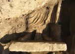 Късноримска статуя лежи под стълбището на Хераклея Синтика (видео)