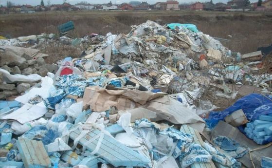 Намериха мъртво бебе на сметище в Хасковско