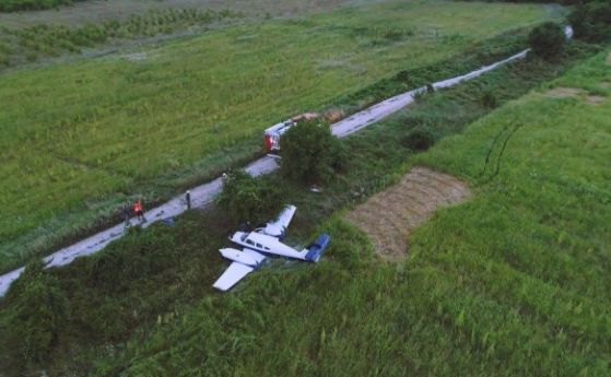 Състоянието на двамата пилоти на падналия край Шумен самолет остава тежко