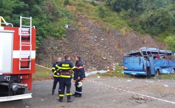  16 са починалите в злополуката край Своге, 26 души са ранени 
