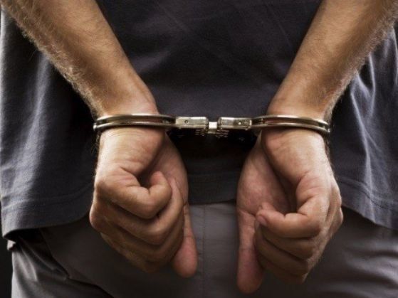 45-годишен свещеник от село Гъмзово е бил задържан, след като е наръгал