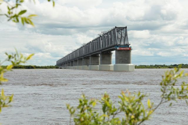 След малко повече от една година огромен мост ще свързва