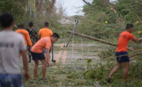 Четири жертви и над 40 свлачища във Филипините остави след себе си тайфунът Мангхут