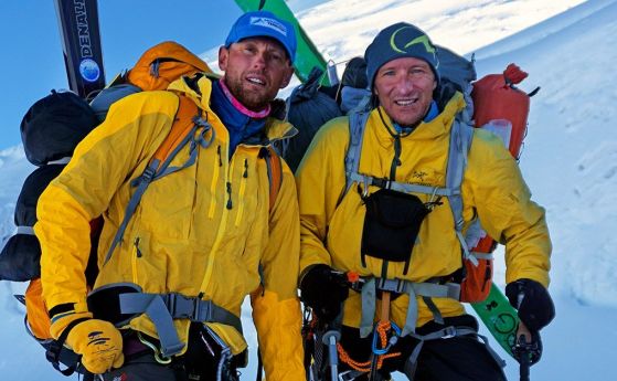 Двама руснаци ще направят опит да се спуснат със ски