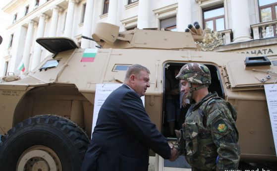 Каракачанов: Армия се прави с дух и любов към България