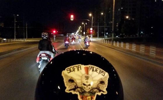 Хиляди мотористи на нощно каране за толерантност в София