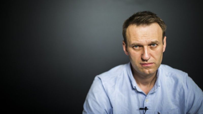 Руският опозиционер Алексей Навални бе задържан днес на излизане от