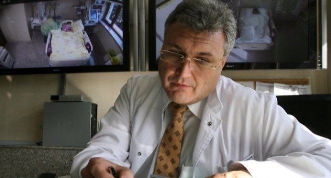 Ректорът на Софийския университет предлага директорът на бившата Правителствена болница
